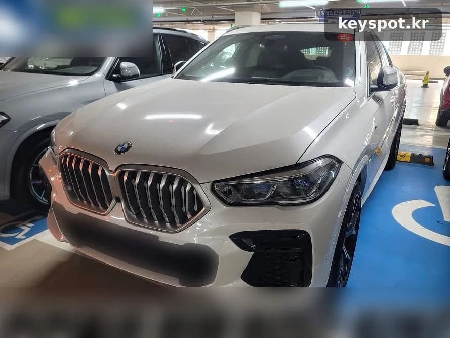 BMW X6 문 잠김, 열쇠 구멍으로 10분 만에 개방