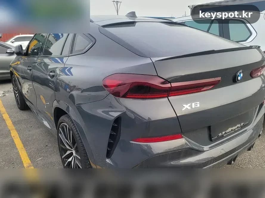 인천 항동 BMW X6, 숨은 열쇠구멍으로 문 개방