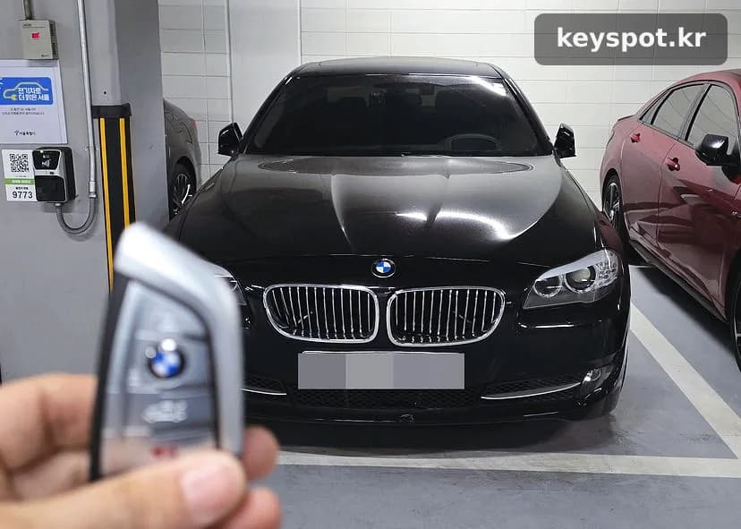 주차장서 못 뺀 BMW 528i, 세워둔 채 새 차키 등록